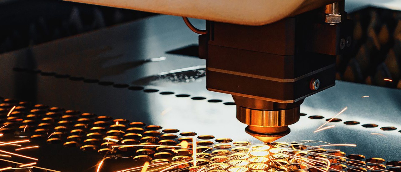 راه‌ اندازی کارگاه برش لیزر